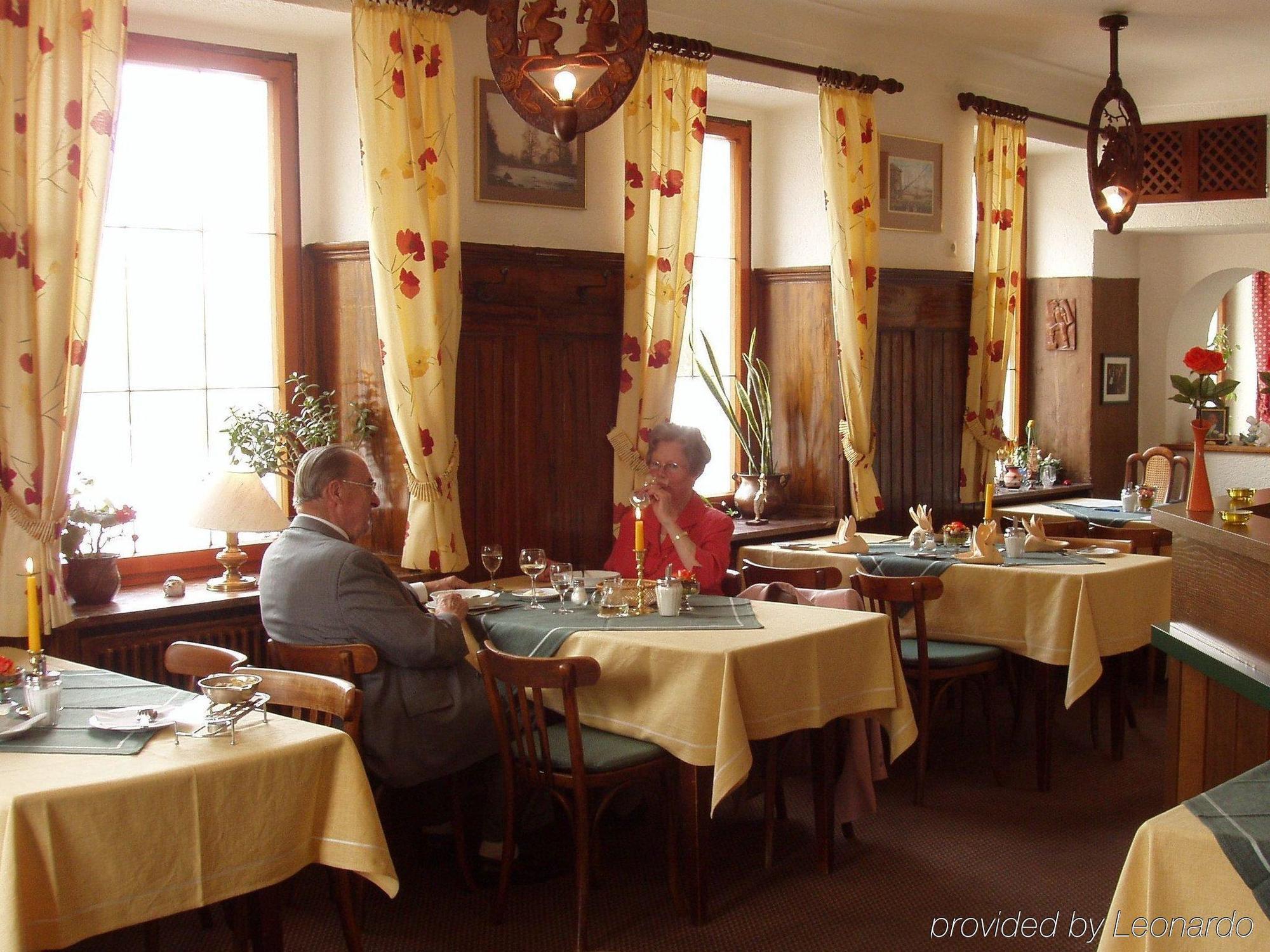 Flair Hotel Grüner Baum Donaueschingen Restoran fotoğraf